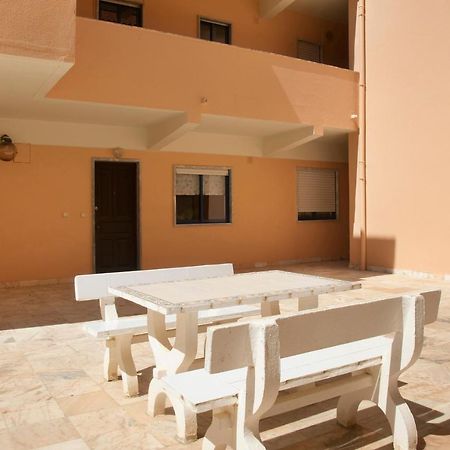 Sao Bernardino Beach House Atouguia Da Baleia Exterior foto